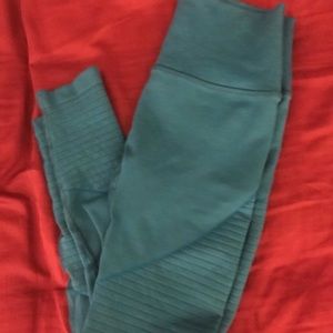 Alphalete leggings